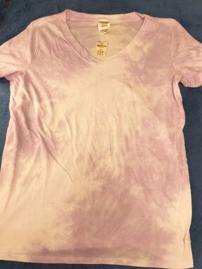 PINK Victoria's Secret Lavender Tie-Dye V-Neck Short Sleeve Tee